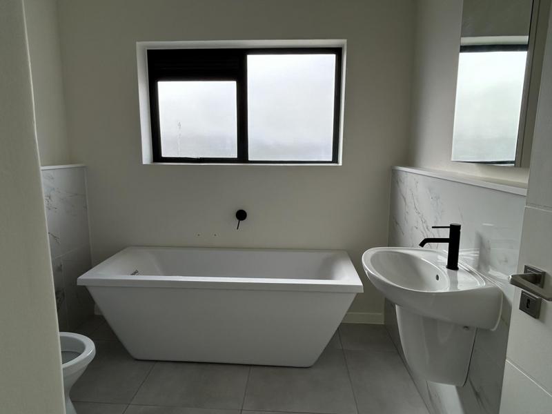 To Let 3 Bedroom Property for Rent in Sandown Western Cape